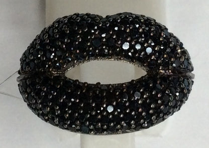 Lips Black Spinel Ring