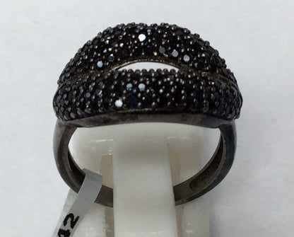Lips Black Spinel Ring