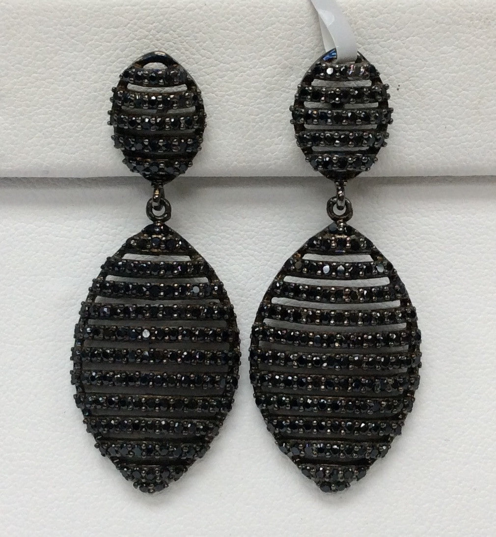 Earring Black Spinel
