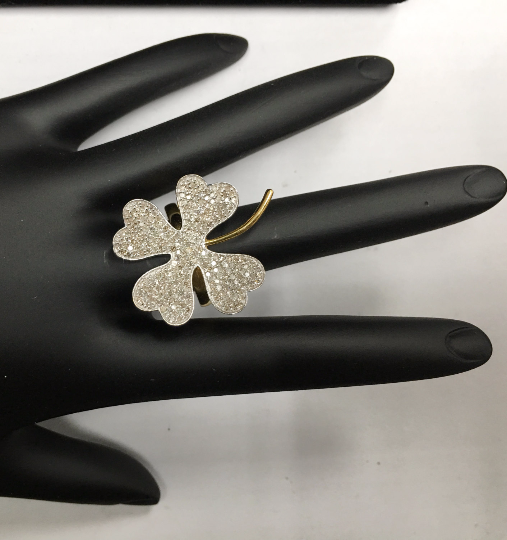 14k Solid Gold Flower Diamond Rings. Genuine handmade pave diamond Rings. Approx Size 1.04 "(26 x 26 mm)