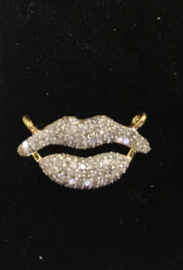 14k Solid Gold Lips Shape Diamond Pendant