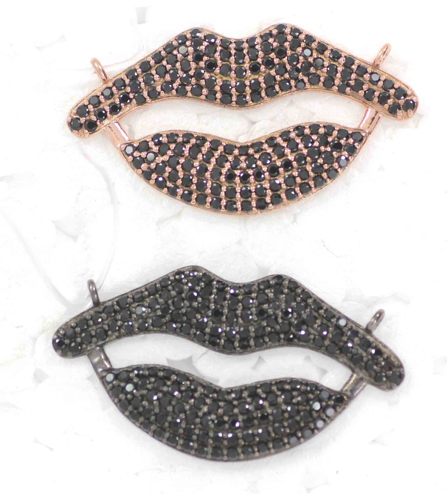Lips Black Spinel Charm