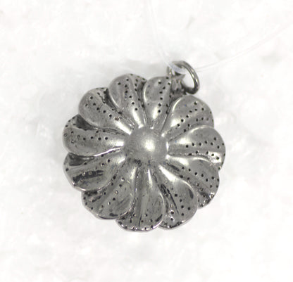 Flower Shape Diamond Pendants & Charms