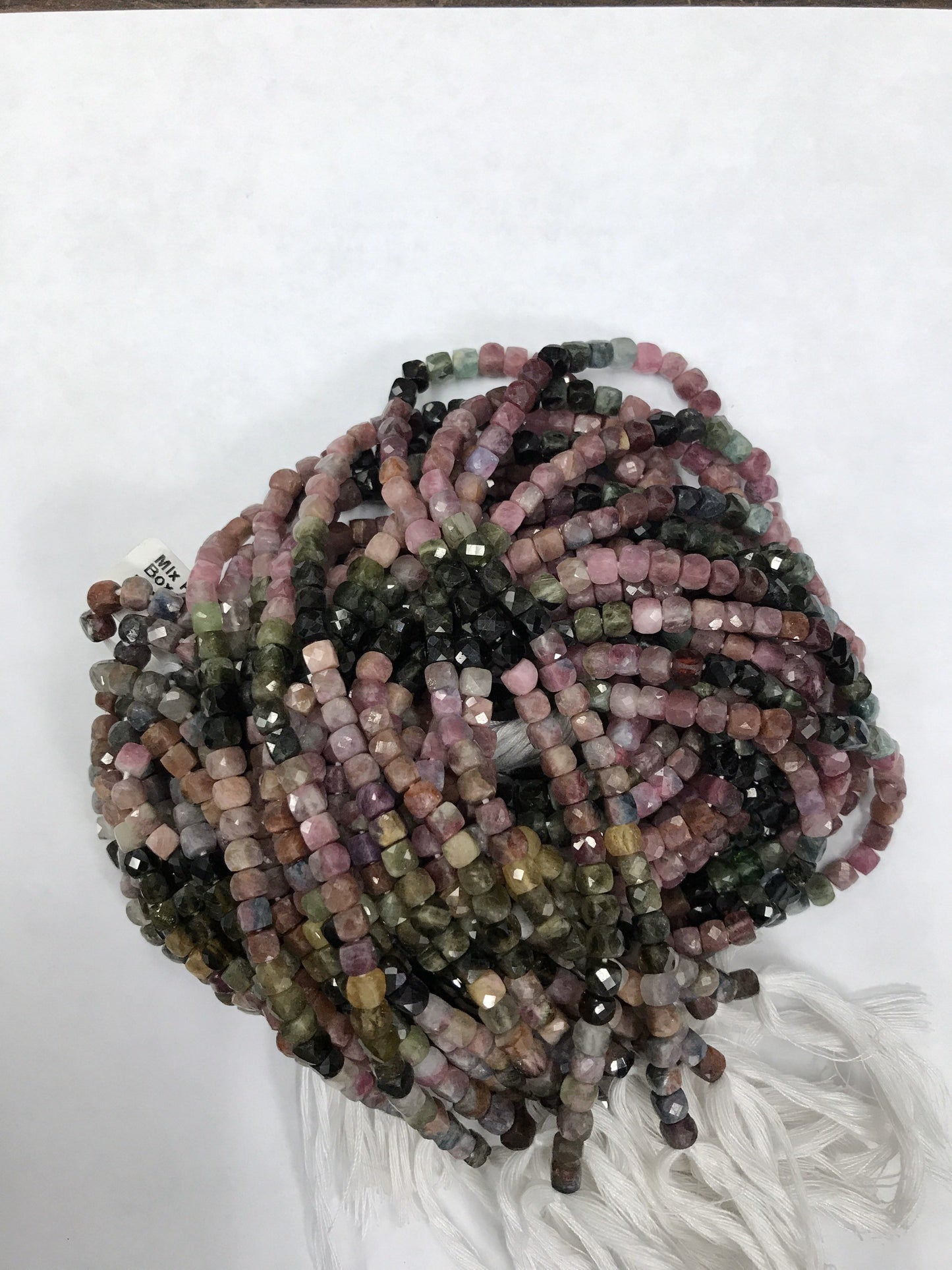 TOURMALINE BEADS FACETED BOX