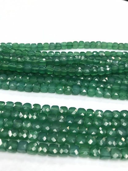 Gren Onyx Square Facetted, facetted square beads,box shape beads