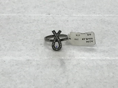 Ribbon Shape Diamond Ring