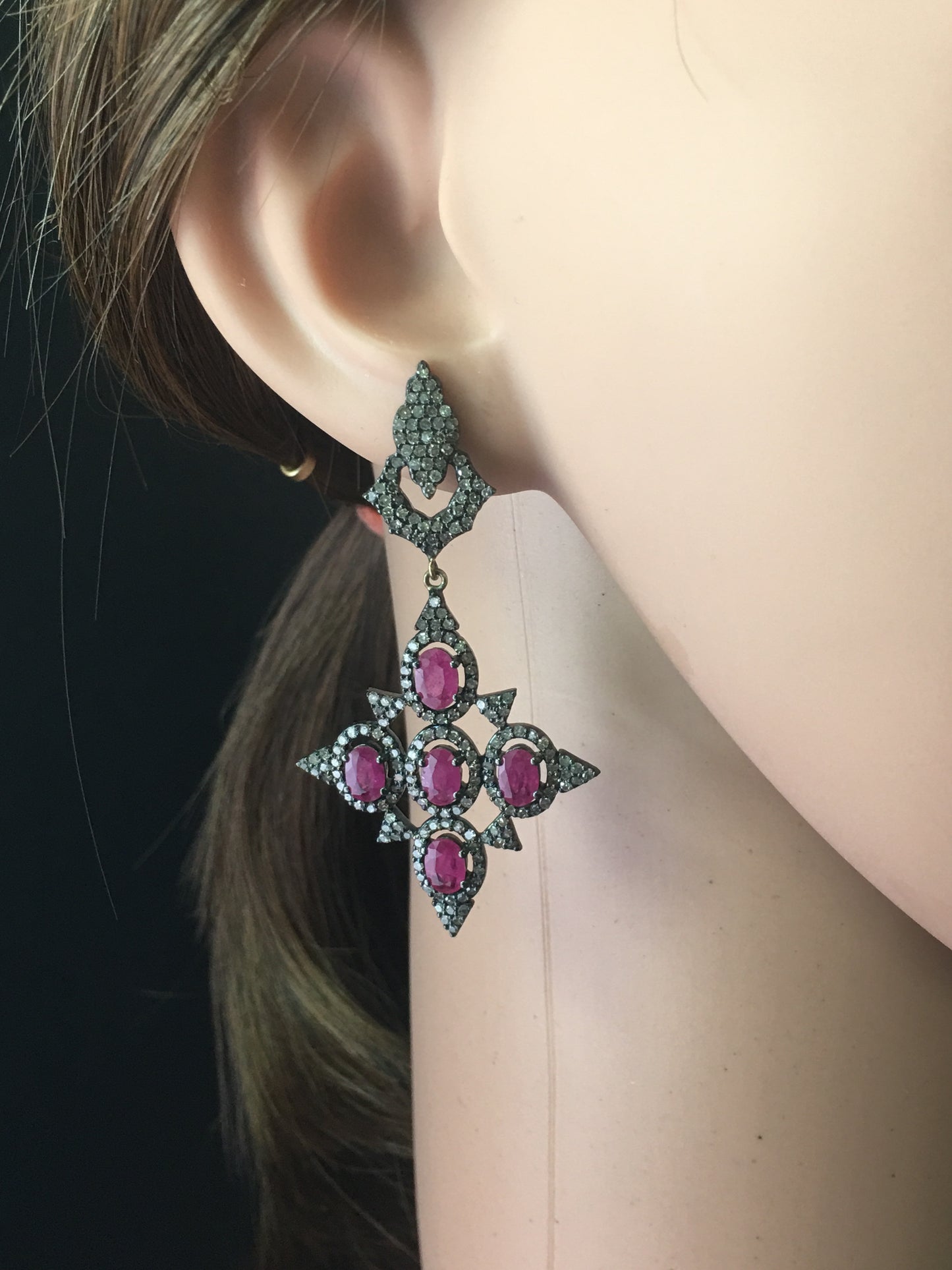 DESIGNER PARTY EARRING WITH DIAMOND AND GEMSTONES