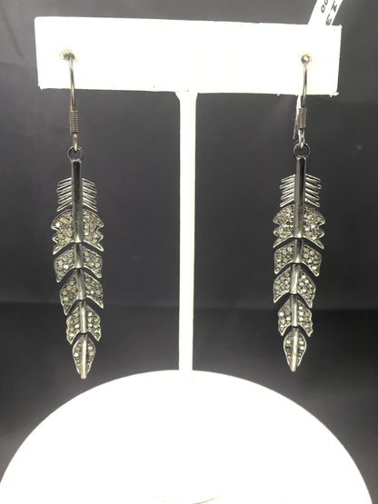 PENDANTS & CHARMS