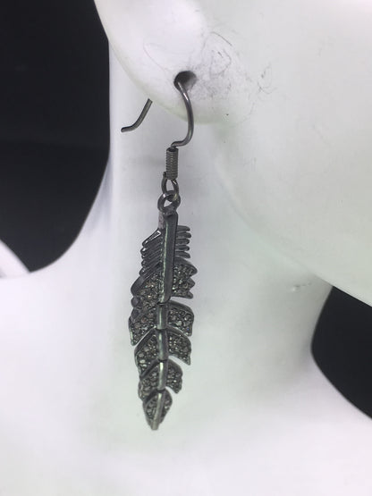 PENDANTS & CHARMS