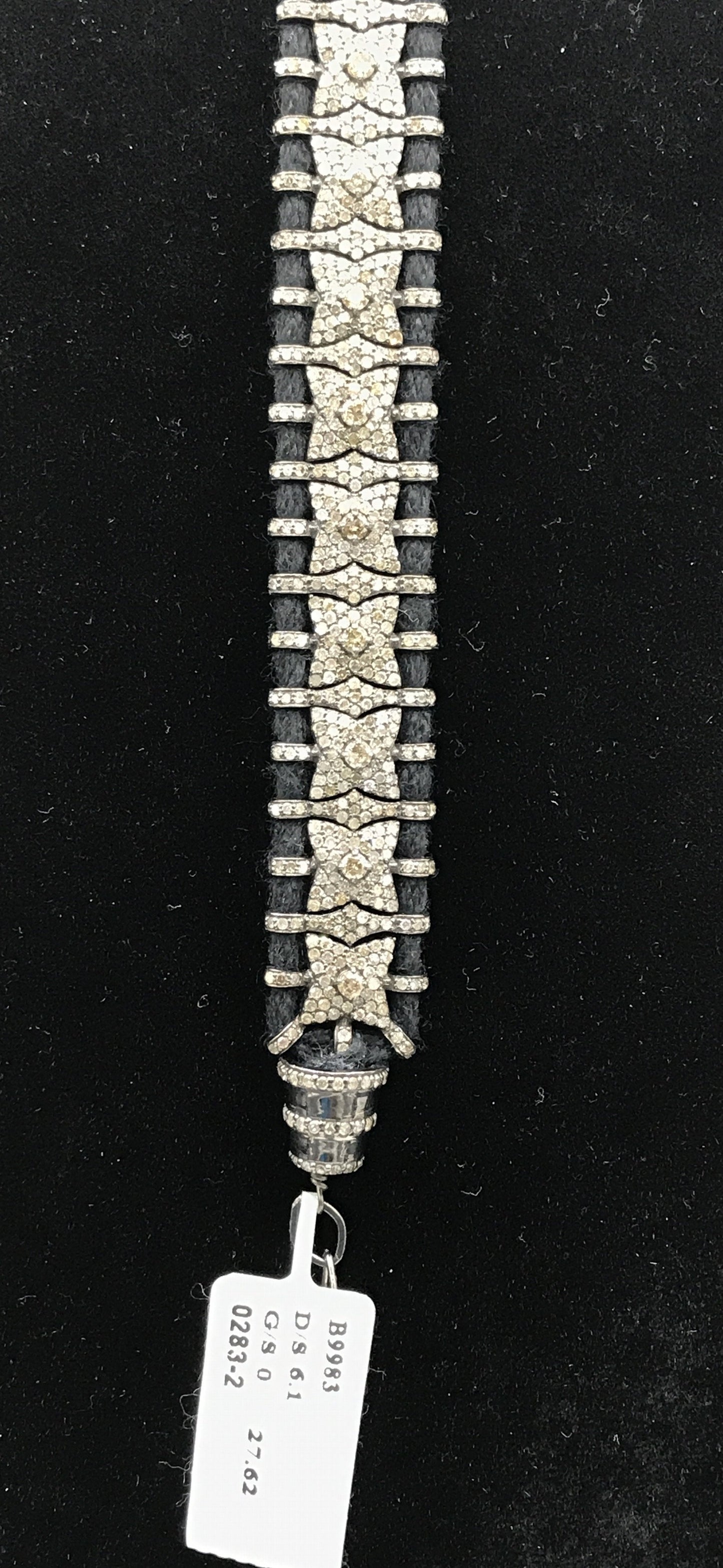 Diamond Stringing Cuff macramé bracelet