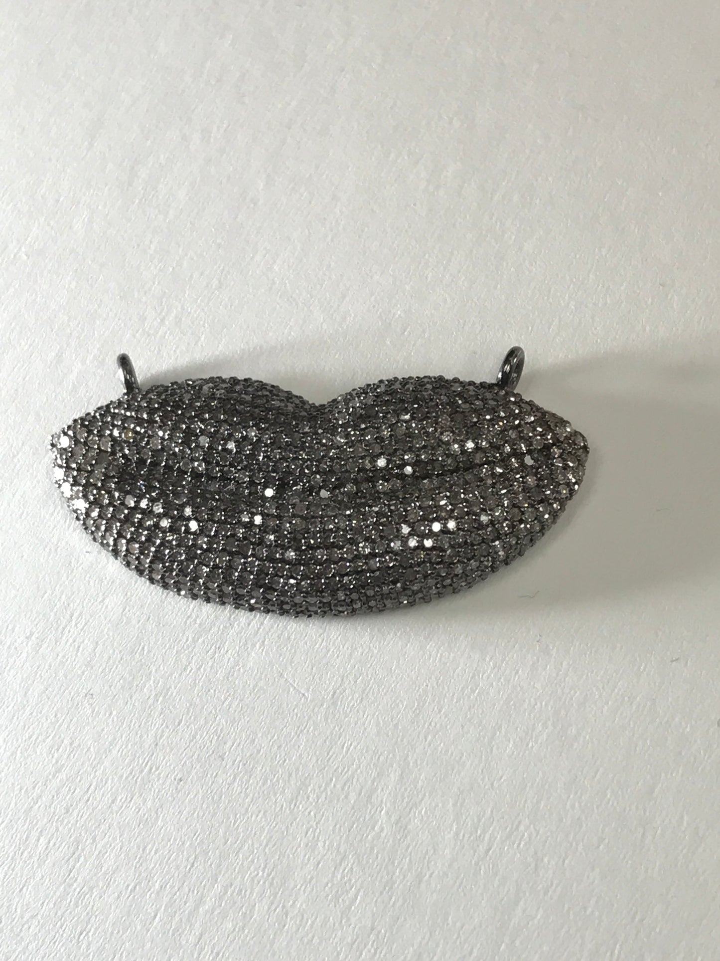 Diamond Lips Pendants & Charms