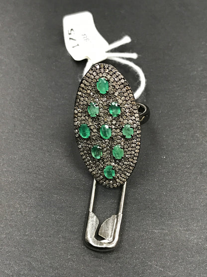 Oval Diamond Ring with Emerald Stone