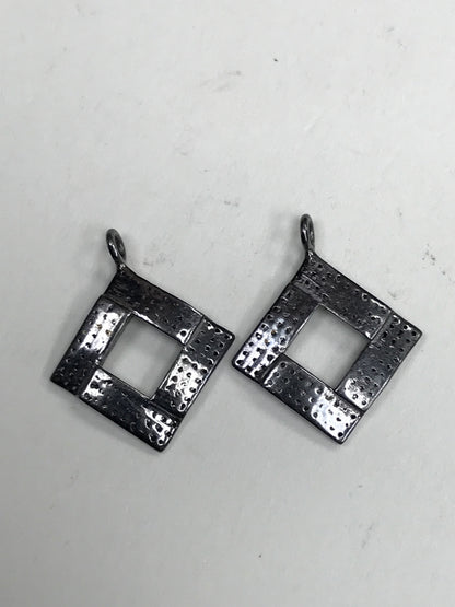 PENDANTS & CHARMS