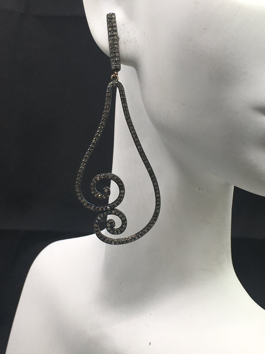 Artdeco Diamond Earrings, sparkling diamonds and intricate design