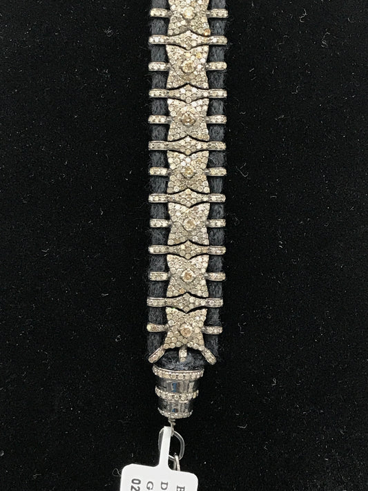 Diamond Stringing Cuff macramé bracelet