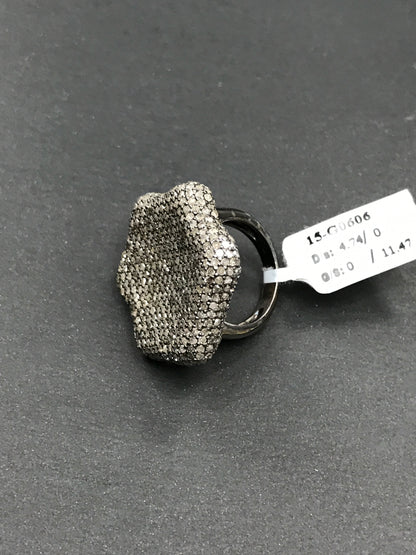 Rounded Craved Hexagon Diamond Ring