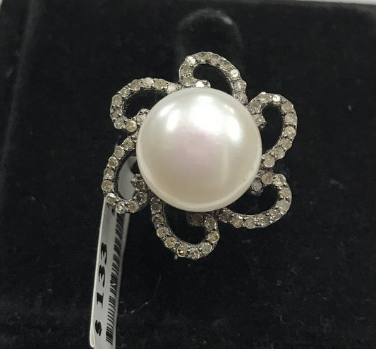 Flower Shape Pearl and Diamond Ring