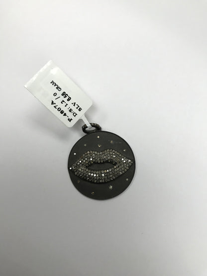 Circle with Sapphire Lips Pendant