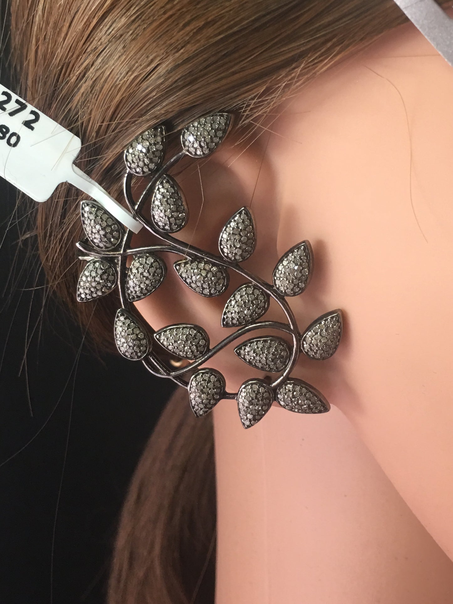 Flower diamond cuff earrings