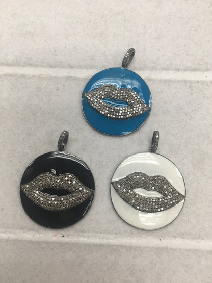Circle with Sapphire Lips Pendant