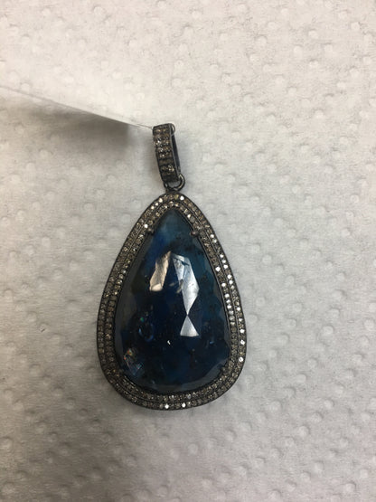 Kynite Diamond Pendant