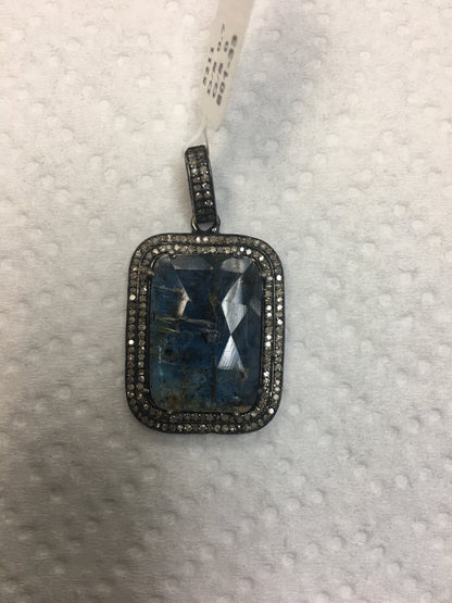 Kynite Diamond Pendant