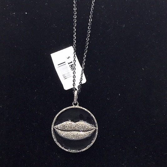 Round Lip Design Diamond Enamel Pendant